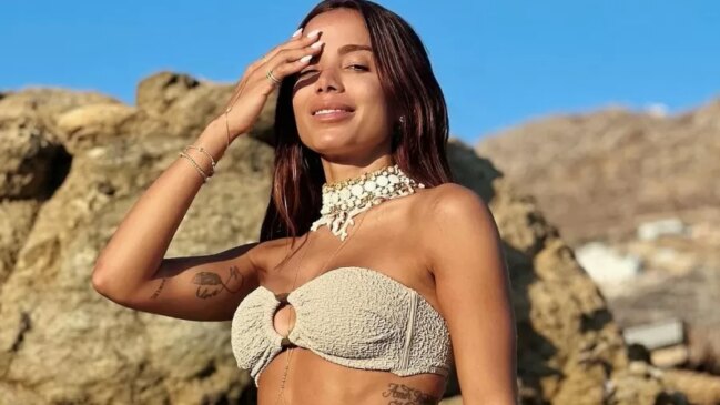 Cantora Anitta