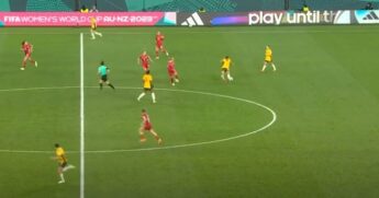Austrália venceu a Dinamarca por 2 a 0