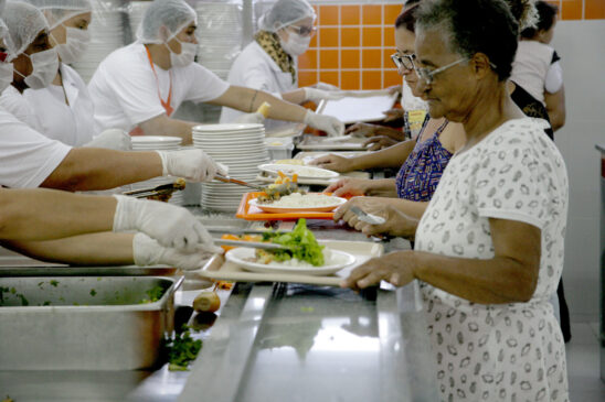 Os restaurantes Bom Prato de Taboão da Serra, Embu das Artes e Cotia servirão um cardápio especial, nesta sexta-feira, dia 11, para celebrar o Dia dos Pais.