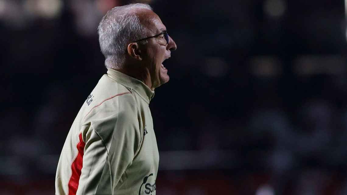 Dorival Jr. era técnico do São Paulo