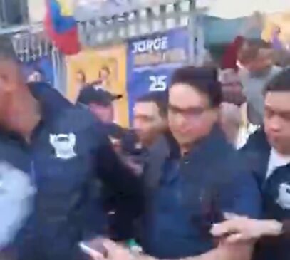 Momentos antes de Fernando Villavicencio ser assassinado a tiros