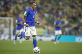 Segundo nota oficial da entidade, o técnico Fernando Diniz convocou Raphinha, do Barcelona, para substituir Vini Jr no ataque