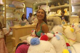 A apresentadora Sabrina Sato rebateu comparações entre seu novo programa 'Sobre Nós Dois'