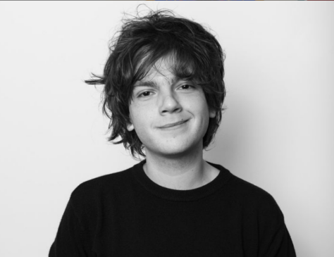 O escritor e artista Ian Uviedo
