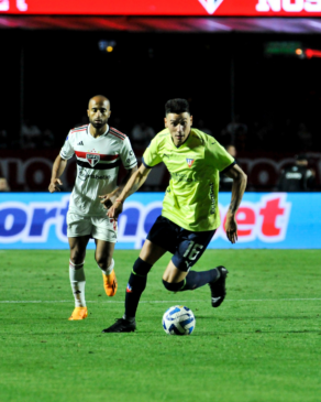 LDU elimina o tricolor