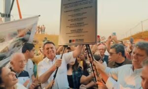 Bolsonaro e Tarcísio durante Festa do Peão, em Barretos