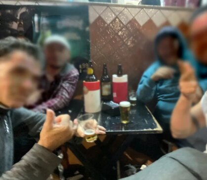 Vítima tirou selfie com suspeitos antes de ser dopado