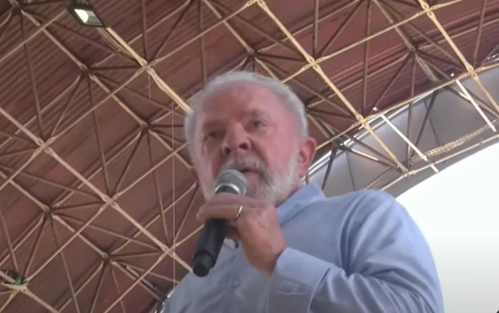 O presidente Lula durante discurso em Parintins (AM)