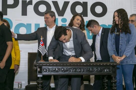 Governo de SP ia comprar 68 títulos de livros literários digitais sem licitação