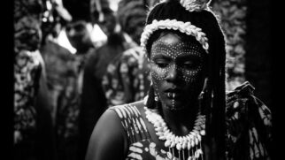 MAMI WATA (Nigéria 2023), dir. C.J. 'Fiery' Obasi