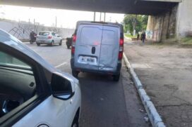 Fiat Fiorino, com 1.870 multas de trânsito registradas, e débitos de R$ 405.072,55, foi apreendido neste sábado (16) na zona oeste de São Paulo (SP)