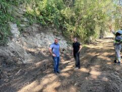 A equipe de Serviços Públicos de Porto Feliz iniciou a obra na Estrada Parque que liga o Parque das Monções ao Centro Controle de Zoonoses