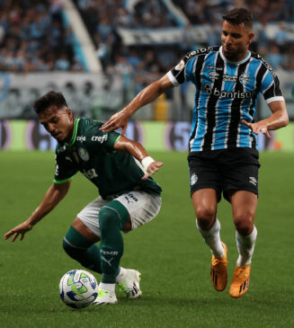 O resultado faz com que ambos depositem esperanças no Corinthians para evitar que o líder Botafogo volte a abrir vantagem na tabela