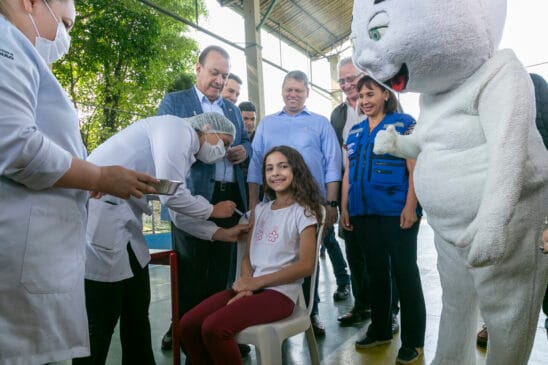 O governador Tarcísio de Freitas lançou neste sábado (30), na capital, a campanha de multivacinação do estado