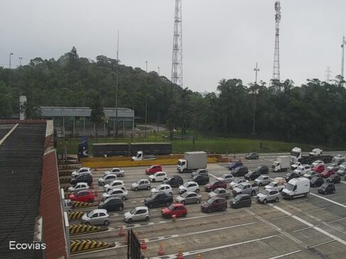 Lentidão entre os quilômetros 14 ao 16 e 50 ao 54 no sentido da Capital