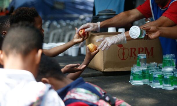 No total, entre 10h e 16h de quinta (21), as equipes da Secretaria Municipal de Assistência e Desenvolvimento Social fizeram 10.805 atendimentos