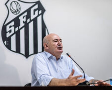 o menos a princípio, o cartola santista não mudou de opinião e dá prosseguimento às conversas com a construtora