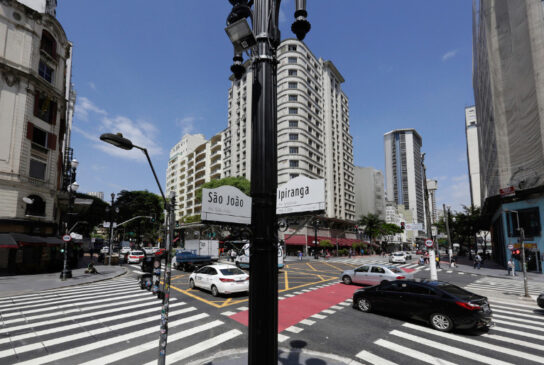 Cruzamento Avenida São João com a Avenida Ipiranga