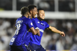Cruzeiro vence e aumenta a crise do Santos
