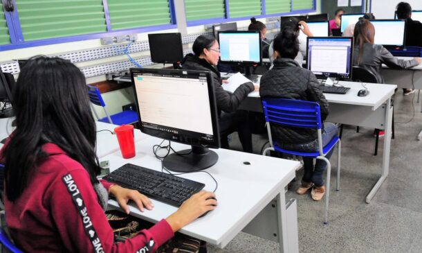 Apenas 58% das escolas possuem computadores e internet para os alunos