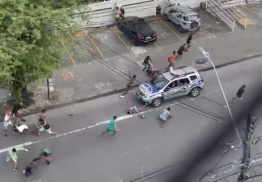 Briga e atropelamento aconteceram no bairro de Boa Viagem, na Zona Sul da cidade