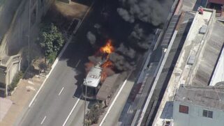 Incêndio em ônibus na Av. 9 de Julho, na Capital