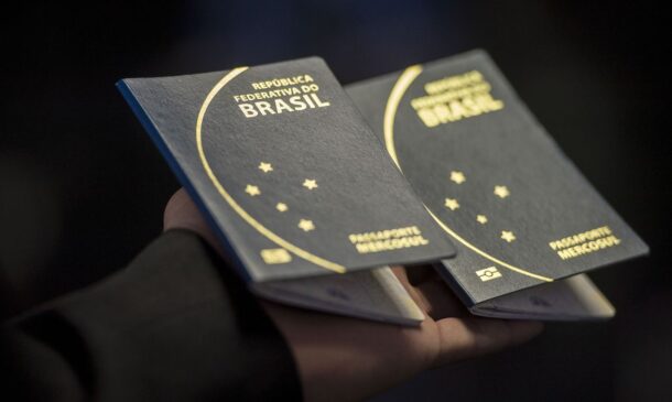 Globalmente, o tempo médio de espera no ano passado para agendar uma entrevista relativa a um visto de turismo ou negócios para quem nunca obteve um antes era de 200 dias
