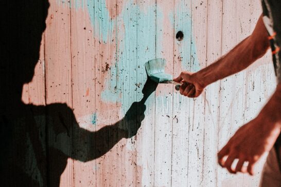 O Curso de Aperfeiçoamento Profissional Pintura com Efeitos Decorativos tem como objetivo o desenvolvimento de competências relativas ao planejamento e realização de serviços de pintura