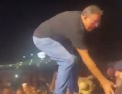 O prefeito de Senador Pompeu, Antônio Maurício Pinheiro (PDT-CE), momentos antes da queda