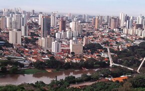 Vista aérea de condomínios em Piracicaba