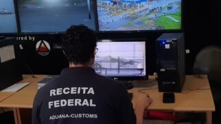 A Reportagem recebeu a informação a respeito do corpo pouco após o começo da tarde
