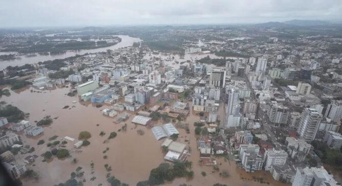 Cidades do Vale do Taquari ficaram debaixo d'água com passagem de ciclone