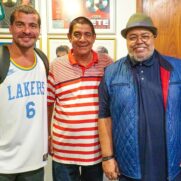 Thiago Martins publica foto com Zeca Pagodinho e Jorge Aragão