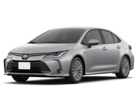 O Corolla sedã convencional é movido pelo motor 2.0 de 175 cavalos de potência, enquanto as variantes híbridas associam o propulsor 1.8 de 101 cavalos a dois elétricos que somam 75 cavalos