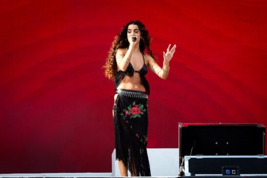 Marina Sena sobe ao palco no último dia de The Town.