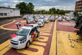 Policiais militares prenderam na segunda-feira (9) três suspeitos de participar de uma quadrilha especializada em furtos que usava um aparelho bloqueador de travamento de carros para praticar os crimes