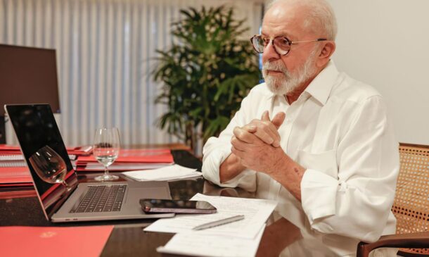 O presidente Luiz Inácio Lula da Silva conversou por telefone com o presidente de Israel, Isaac Herzog, nesta quinta-feira (12)