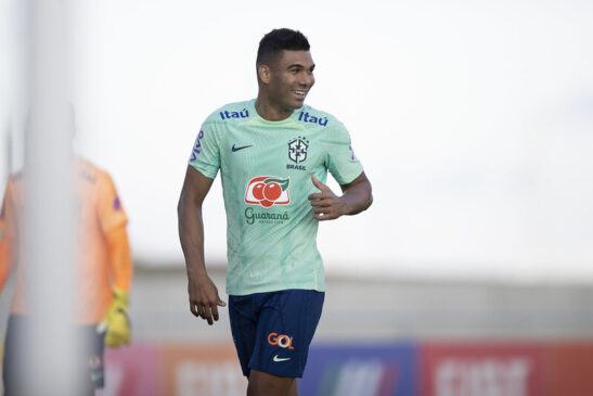 Casemiro não foi a campo. Ele ficou no hotel por conta de uma pancada