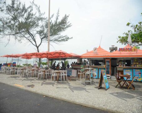 Quiosque na Barra da Tijuca, zona oeste da capital fluminense onde médicos foram assassinados