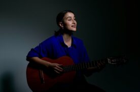 Malú Lomando, cantora, compositora, atriz e poeta