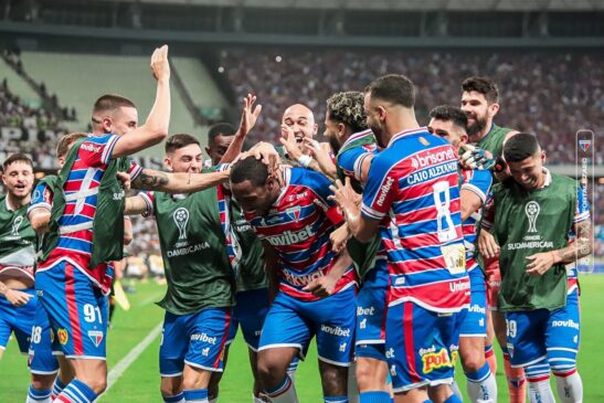Fortaleza goleia Corinthians e vai para final da Sul-Americana