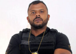 Betina afirmou aos policiais civis que o deputado federal quebrou os óculos dela e jogou cloro em suas roupas