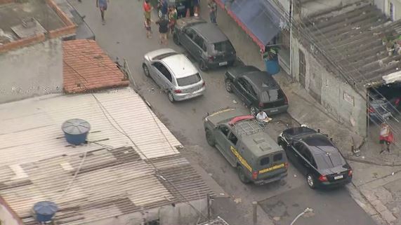 Exército e PM fazem operação conjunta em Guarulhos, na Grande São Paulo