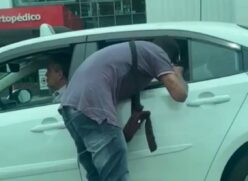 Motorista e passageiro de taxi são assaltados em semáforo na Zona Sul de SP
