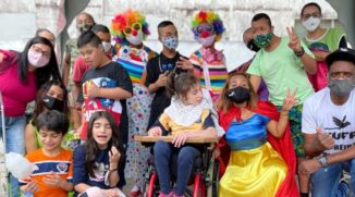 As lideranças da Cufa realizaram triagem com as famílias para compreender a particularidade de cada criança e brinquedos que mais gostam e se adaptam a suas necessidades