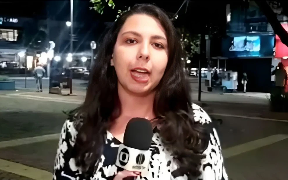 A repórter Bianca Chaboudet, da afiliada da TV Globo no Rio de Janeiro, foi assediada ao vivo durante o telejornal RJ2