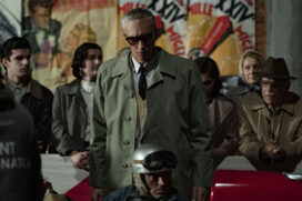Adam Driver em cena de "Ferrari"