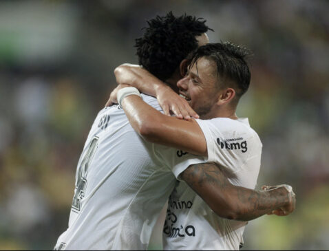 Gil e Romero se destacaram na partida e participaram do gol Alvinegro