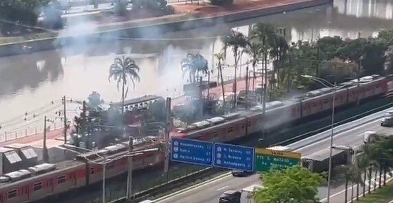 Linha 9-Esmeralda de trens metropolitanos apresentou problema em dia de greve da CPTM