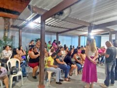 Assembleia contou com a presença de várias trabalhadoras de Guarujá e Vicente de Carvalho
